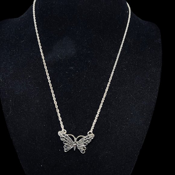 Vintage Silver Tone Rope Chain Butterfly Necklace & Pierced Earrings Set (5081) - Picture 2 of 7